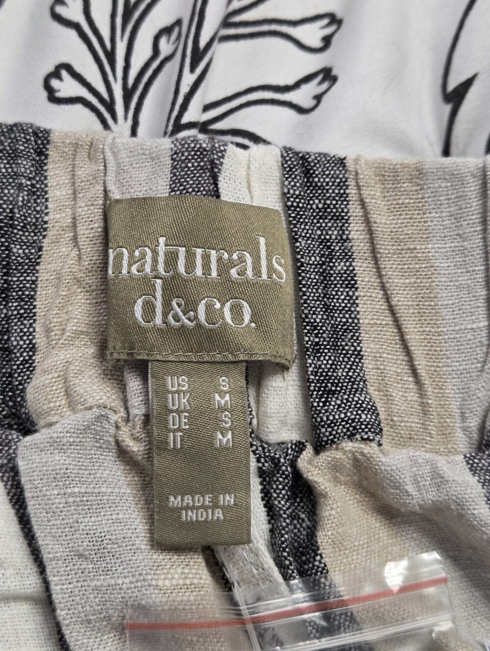 naturals d&co. Women's Size Small Striped Linen Blend Shorts—Beige, Black, Cream - Picture 8 of 9